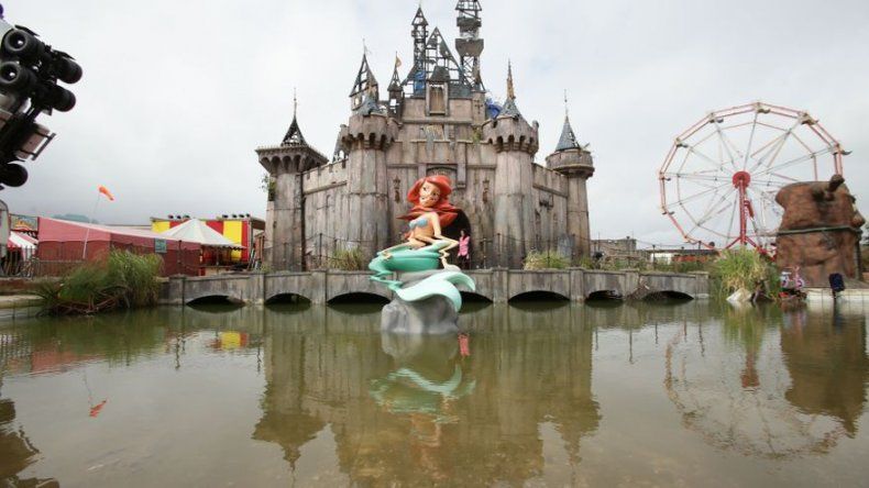 Parque Dismaland de Banksy genera un beneficio de 30 millones por el turismo