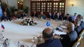 Ucrania y Rusia se reúnen en Turquía para hablar sobre exportación de granos