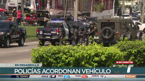Policía Nacional detenien auto en la Avenida Ricardo J. Alfaro. Policía Nacional detenien auto en la Avenida Ricardo J. Alfaro.