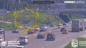 Vuelco de camión en la autopista Arraiján - La Chorrera.