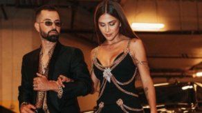 Colombiano Mike Bahía sorprende a Greeicy en pleno concierto y le pide matrimonio