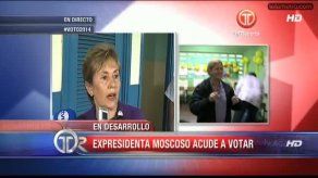 Mireya defiende su derecho a reunirse con el Presidente