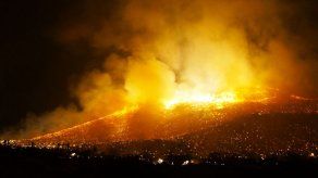 Bomberos encienden medios sociales con fotos de fuego