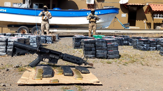 SENAN decomisa más de 1,300 paquetes de droga, armas y embarcaciones en Veraguas. SENAN decomisa más de 1,300 paquetes de droga, armas y embarcaciones en Veraguas.