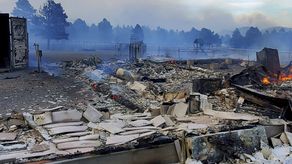 Cuatro de los 16 equipos de gestión de incendios de alto nivel del país están en Arizona y Nuevo México, algo inusual al inicio de la temporada, dijo Dick Fleishman, funcionario del departamento.