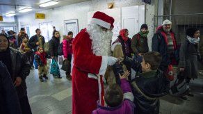 Papá Noel cambia los renos por el tranvía en Lisboa