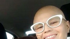 Actriz con cáncer anuncia que donará peluca hecha con su propio cabello