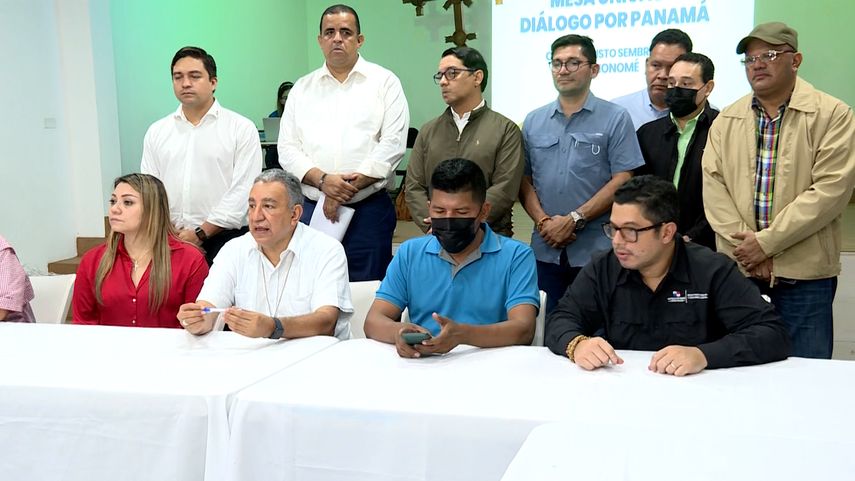 Momento de la firma del acta.