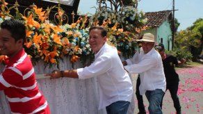 Varela asistió a la tradicional Carrera de los Santos en San Carlos