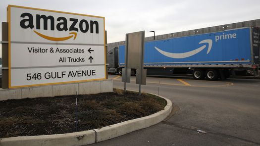 Amazon confirmó que despidió a Michal, o ‘Mat,’ Cusick y Tristan Dutchin del Sindicato de Trabajadores de Amazon en Staten Island, Nueva York.