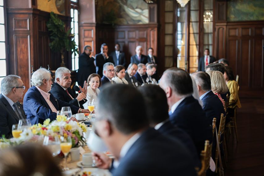 Presidente Mulino refuerza vínculos