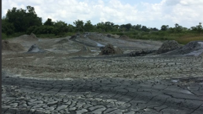 Entra en erupción volcán de lodo sin causar daños en el caribe colombiano