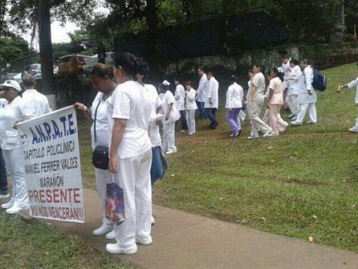 Técnicos de enfermería denuncian supuestos despidos políticos