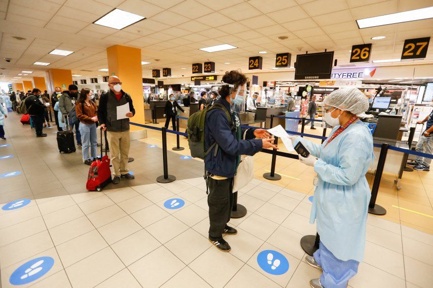 Perú restringió los vuelos desde Sudáfrica en diciembre