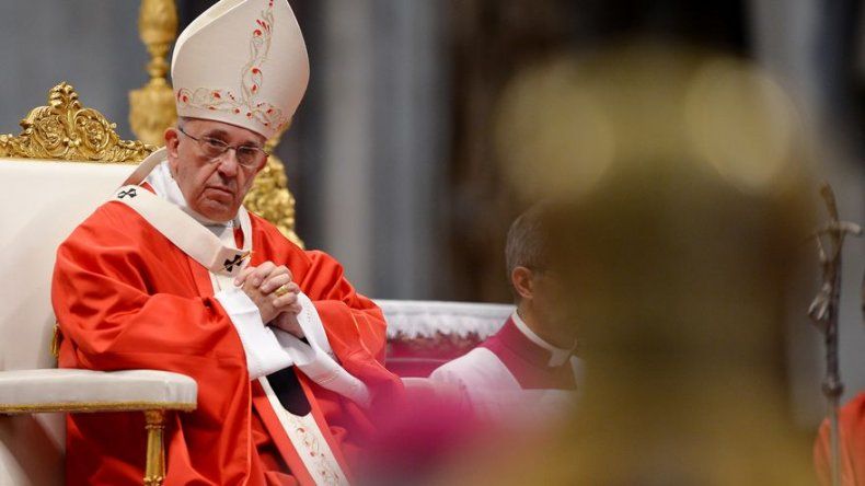 Bolivia: El papa mascará coca porque reconoce sus propiedades médicas