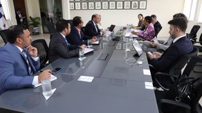 Reunión entre miembros de la CIDH y la Defensoría del Pueblo.