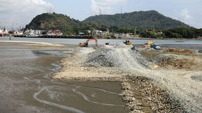 Vacantes en la construcción del Cuarto Puente sobre el Canal.