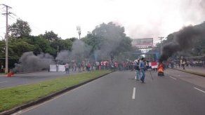 Estudiantes de Derecho cierran vía Transístmica