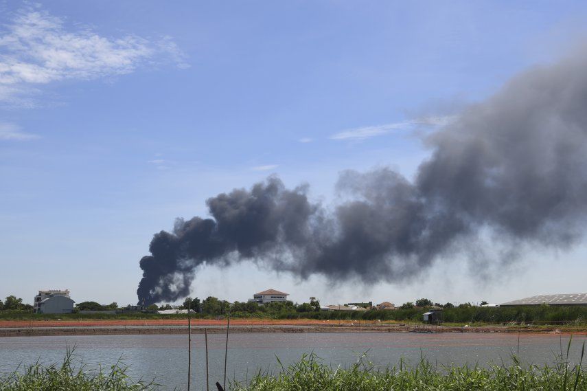 Se registra una fuerte explosión en una fábrica a las afueras de Bangkok﻿.