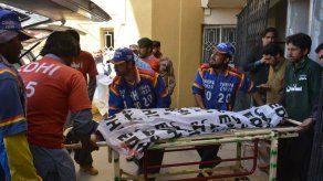 Matan a tiros a dos vacunadoras de polio en Pakistán