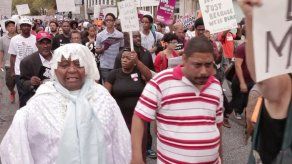 NY: Marchan por hombre sofocado por la policía