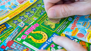 Lotería: Joven gana $30,00 dólares al comprar un raspadito por primera vez