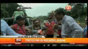 Residentes de Mocambo Arriba protestan por mal estado de calles