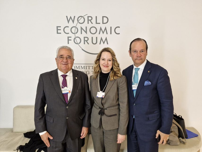 Canciller de Panamá y directora de la OIM fortalecen estrategias para una migración segura