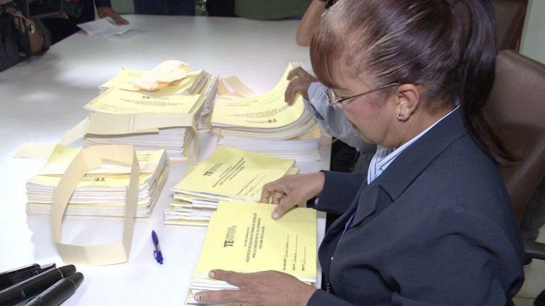 Independientes a contrarreloj para la recolección de firmas de respaldo