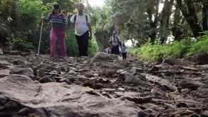 Personas con discapacidad visual de 6 países a la conquista del volcán Barú