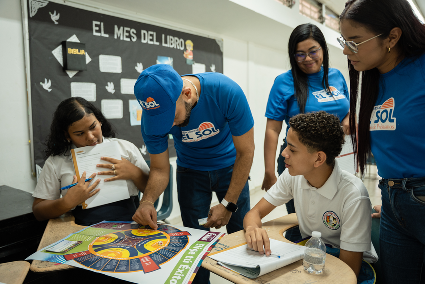 Corporación El Sol promueve la Educación Financiera entre jóvenes panameños. Corporación El Sol promueve la Educación Financiera entre jóvenes panameños.