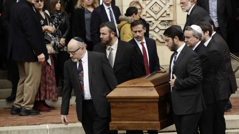 Empiezan funerales para víctimas de tiroteo en sinagoga