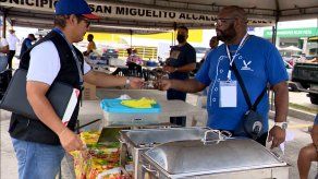 Emprendedores aprovechan desfile de San Miguelito para generar ingresos