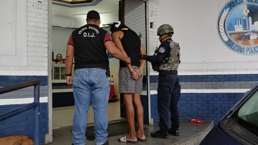 Sospechoso de homicidio trasladado a un cuartel de la&nbsp; Policía Nacional