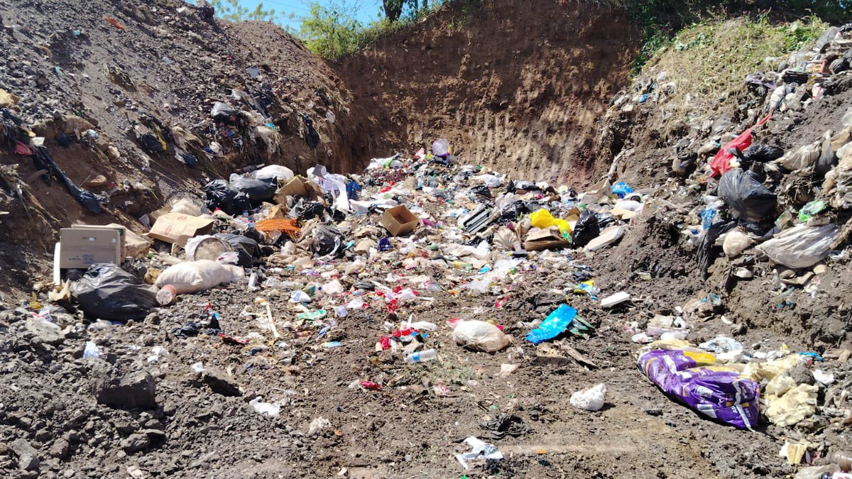 MiAmbiente impulsa mejoras en la disposición de desechos en el vertedero de Montijo. MiAmbiente impulsa mejoras en la disposición de desechos en el vertedero de Montijo.