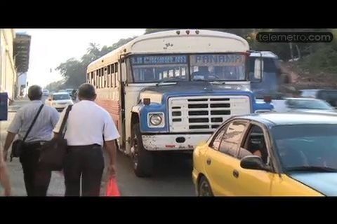 Usuarios en desacuerdo con eliminación de paradas
