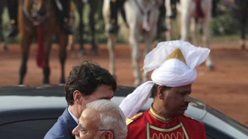 Modi abraza a Trudeau luego de incidente vergonzoso