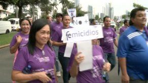 Caminan por la no violencia contra la mujer en día internacional