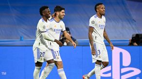 El Real Madrid frena al Inter y pasa líder a octavos de Champions