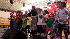 Niños disfrutan de Una Navidad de Ilusión en el Parque Omar