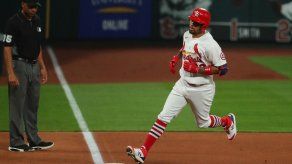 Edmundo Sosa pega su primer cuadrangular en Grandes Ligas