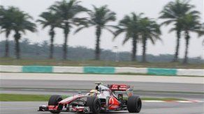 Británico Hamilton logra la largada en Gran Premio de Malasia
