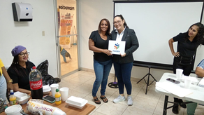 Mujeres emprendedoras se capacitan en curso de cejas