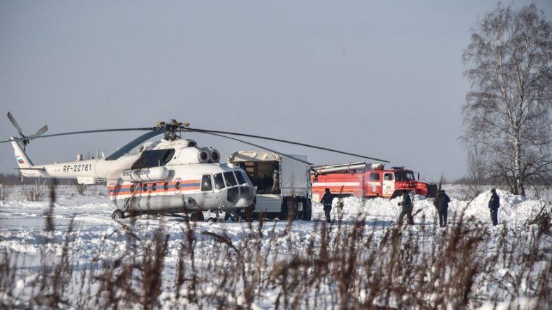 La nieve complica la investigación sobre la caída del avión de pasajeros en Rusia