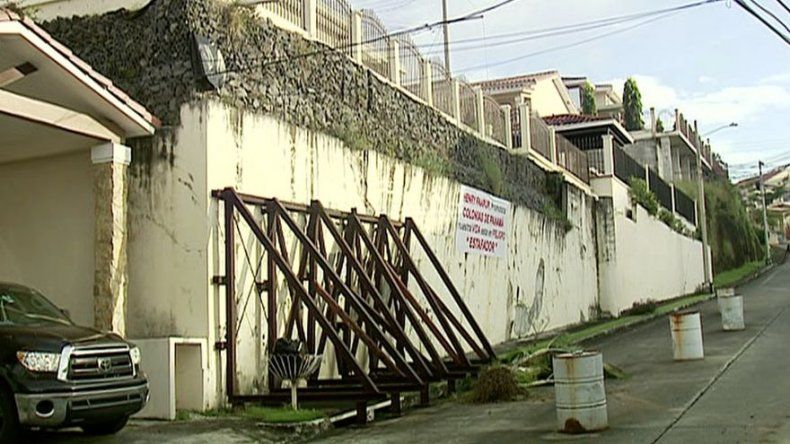 Residentes de barrida en San Miguelito en alerta por derrumbes y colapso de muros