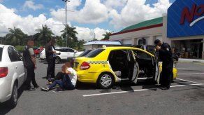 Varios aprehendidos en Albrook con supuesta sustancia ilícita y armas de fuego Varios aprehendidos en Albrook con supuesta sustancia ilícita y armas de fuego