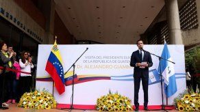 Presidente electo de Guatemala reitera apoyo a opositor venezolano Guaidó