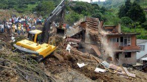 Colombia: A 23 se eleva número de muertos por alud
