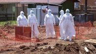 Uganda ha tenido múltiples brotes de ébola, incluido uno en 2000 que mató a más de 200 personas. Uganda ha tenido múltiples brotes de ébola, incluido uno en 2000 que mató a más de 200 personas.