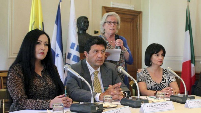 Ecuador pacta con Italia medidas para colaborar en la tutela de los menores